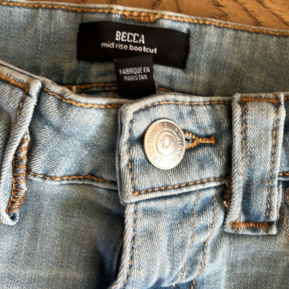 True Religion Mid Rise Bootcut - Picture 3 of 4